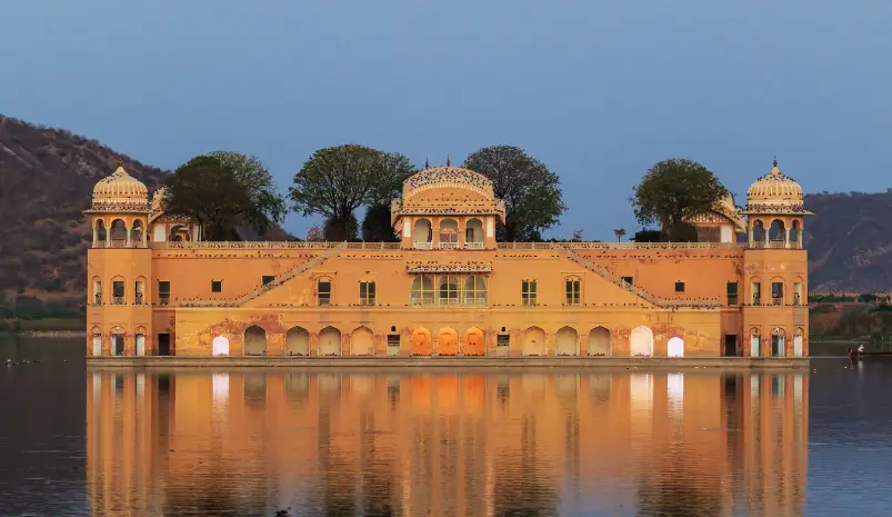 Private Tour Guide Cost in India: Daily Rates in Delhi, Agra, Jaipur and Udaipur